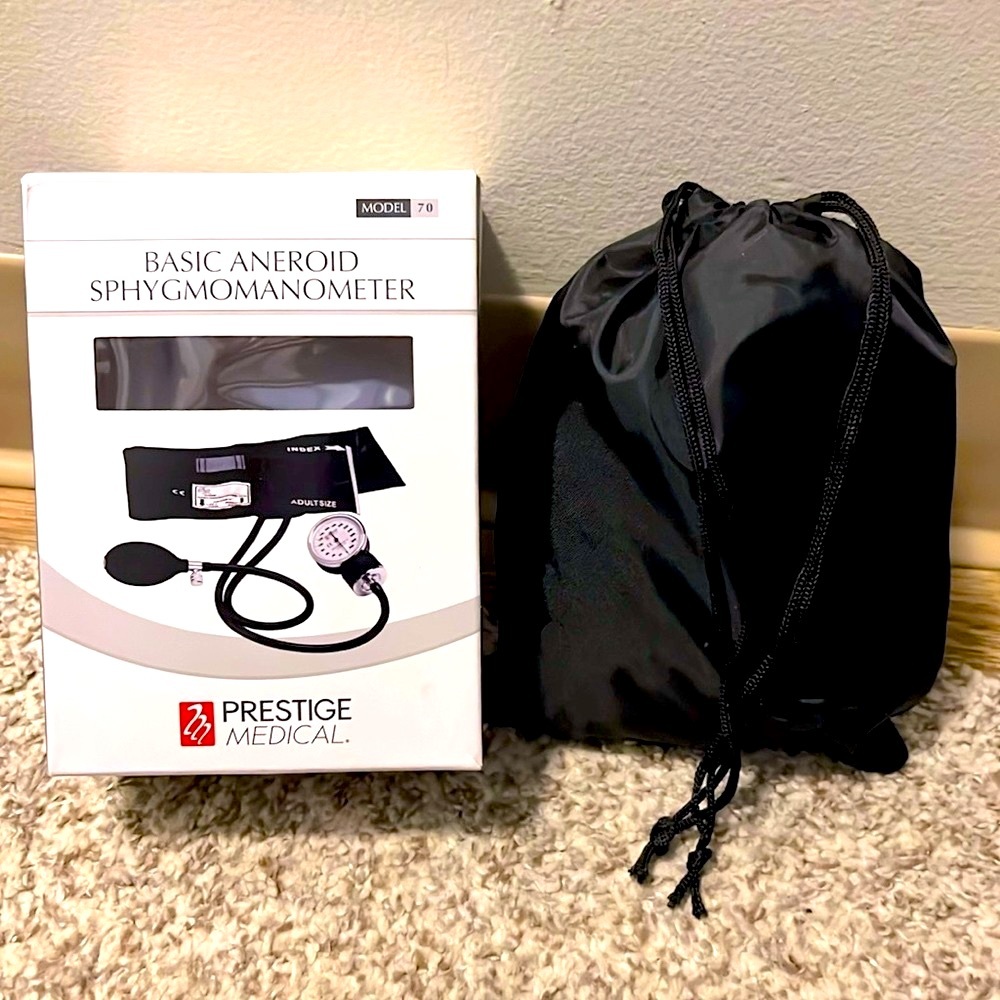NIB 🩺🫀 BASIC ANEROID ADULT MEDICAL SPHYGMOMANOMETER BLOOD PRESSURE CUFF w/BAG - Picture 3 of 12